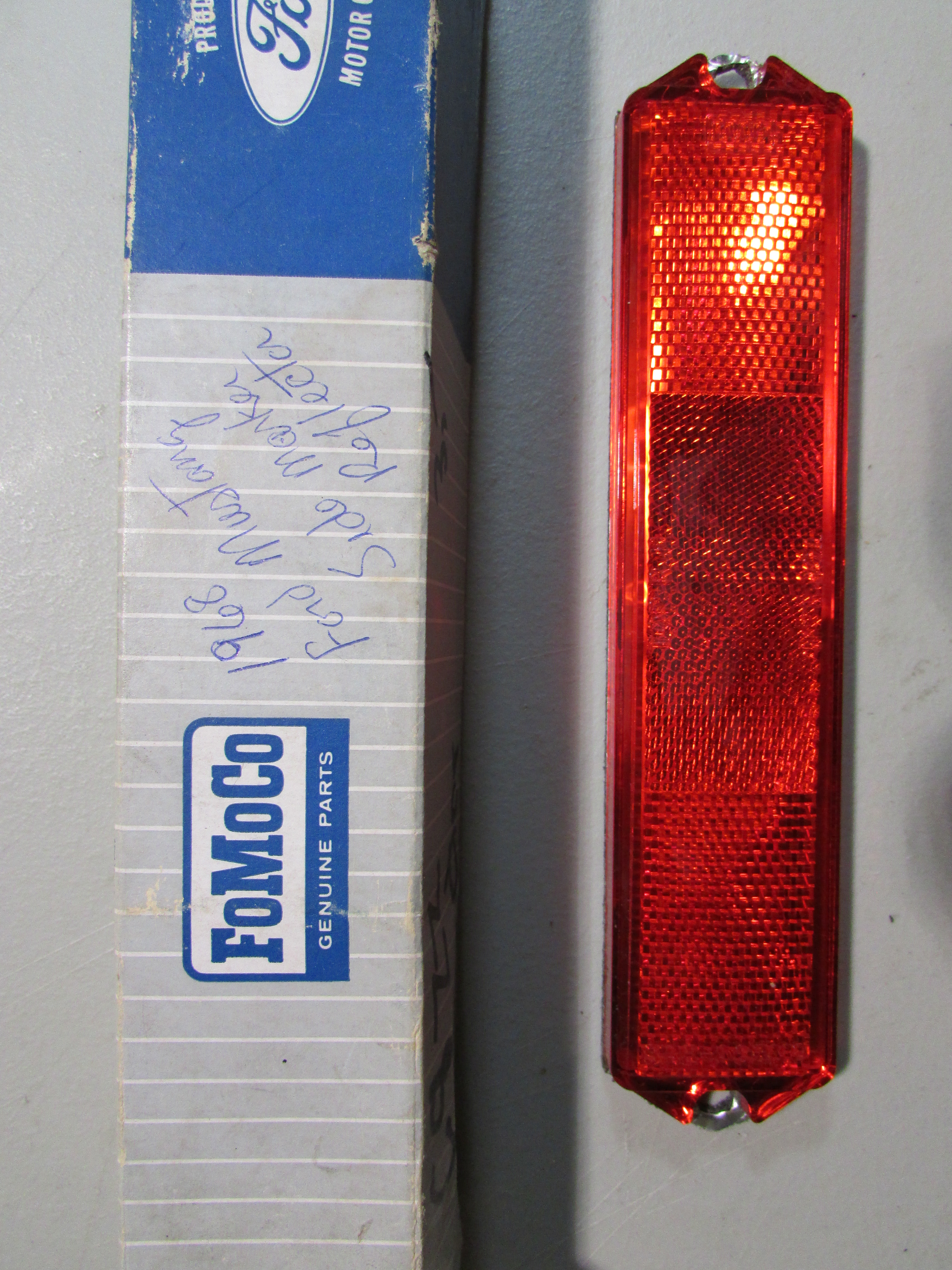 1968 Ford mustang side marker reflector